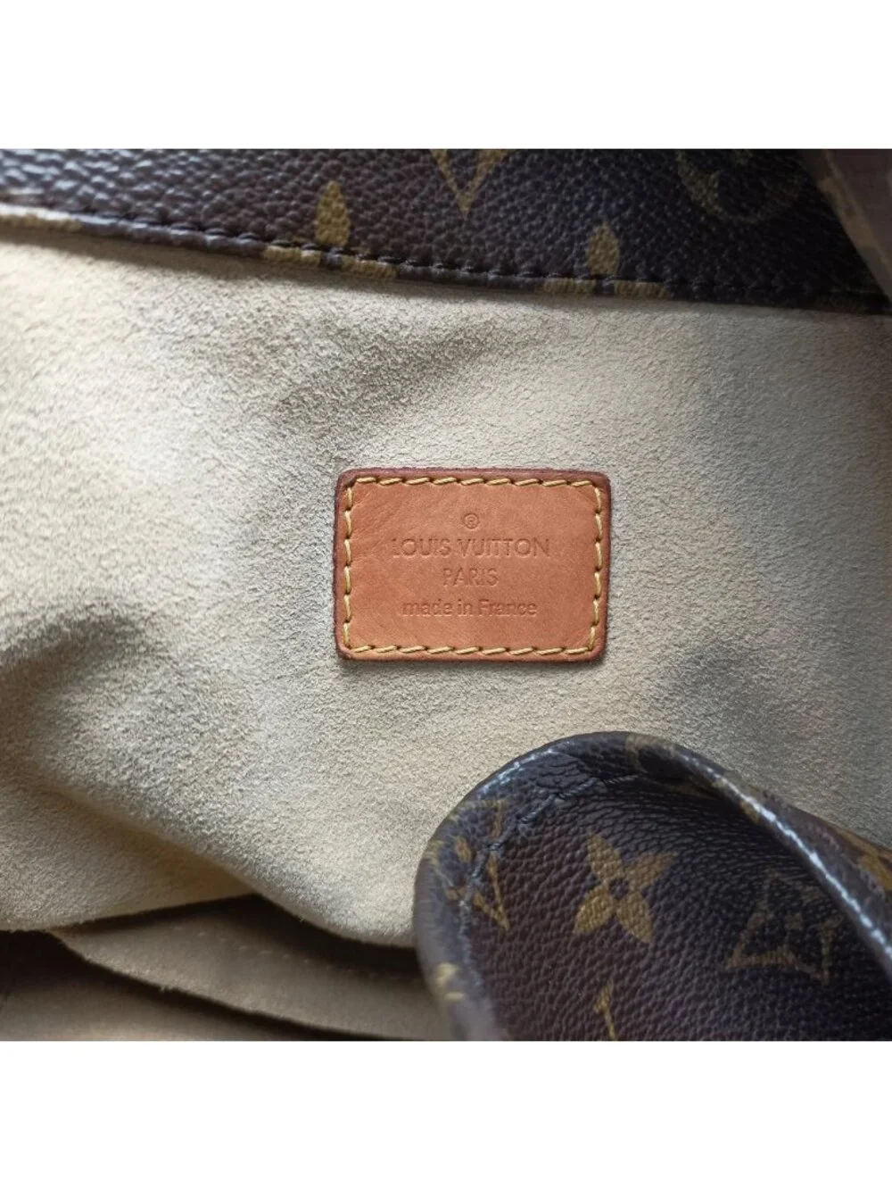 Louis Vuitton Artsy MM Monogram Brown Canvas Handbag